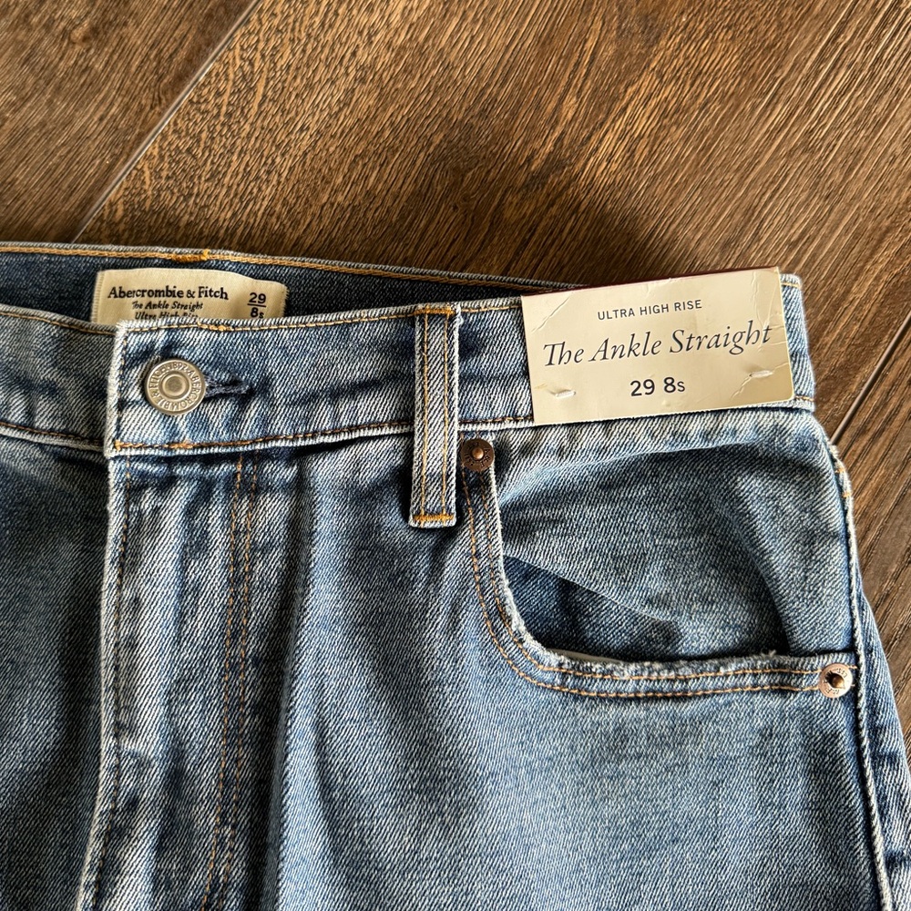 Abercrombie & Fitch size 29 jeans NWT - Picture 3 of 3